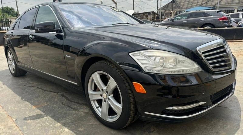 Thumbnail 11 of 2012 Mercedes-Benz S-Class S550